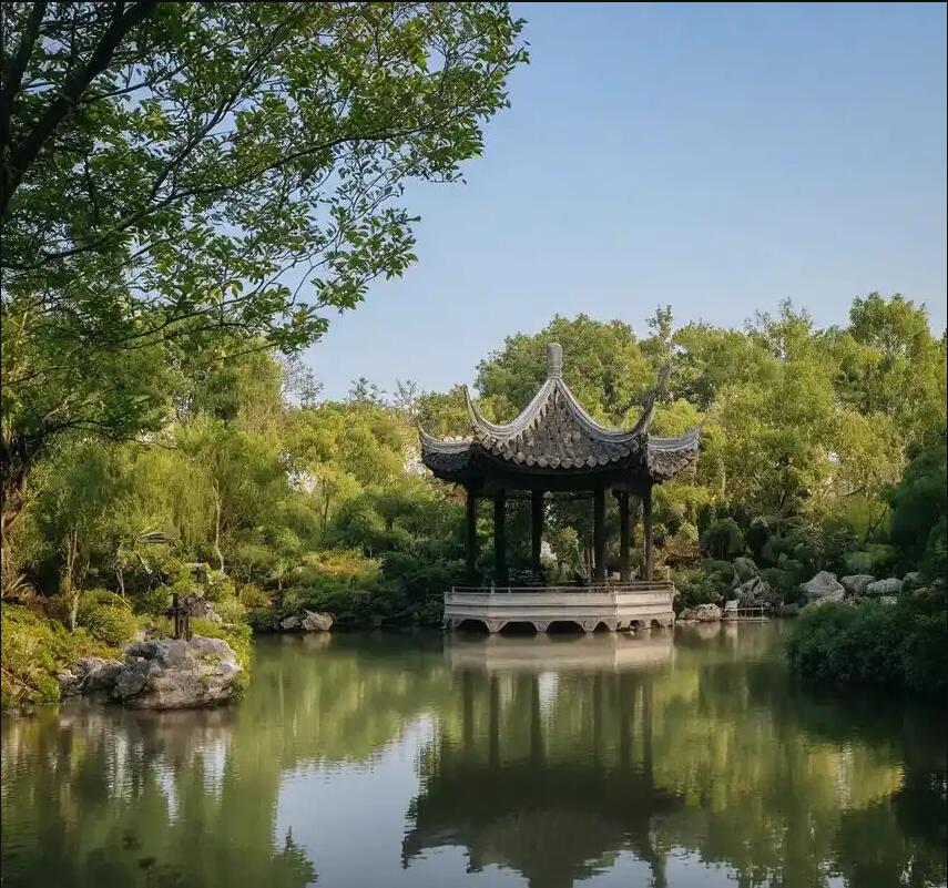 申扎县搁浅餐饮有限公司